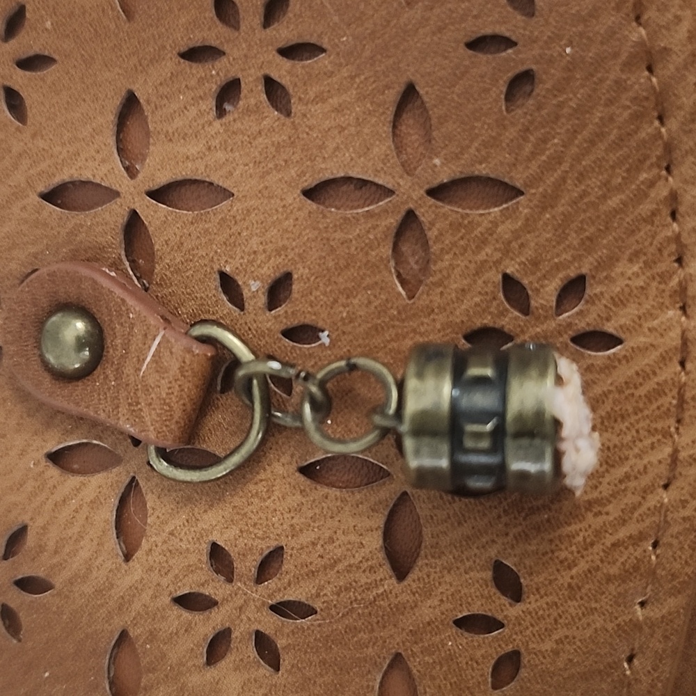 Revive Vintage Wallet - Picture 2 of 10